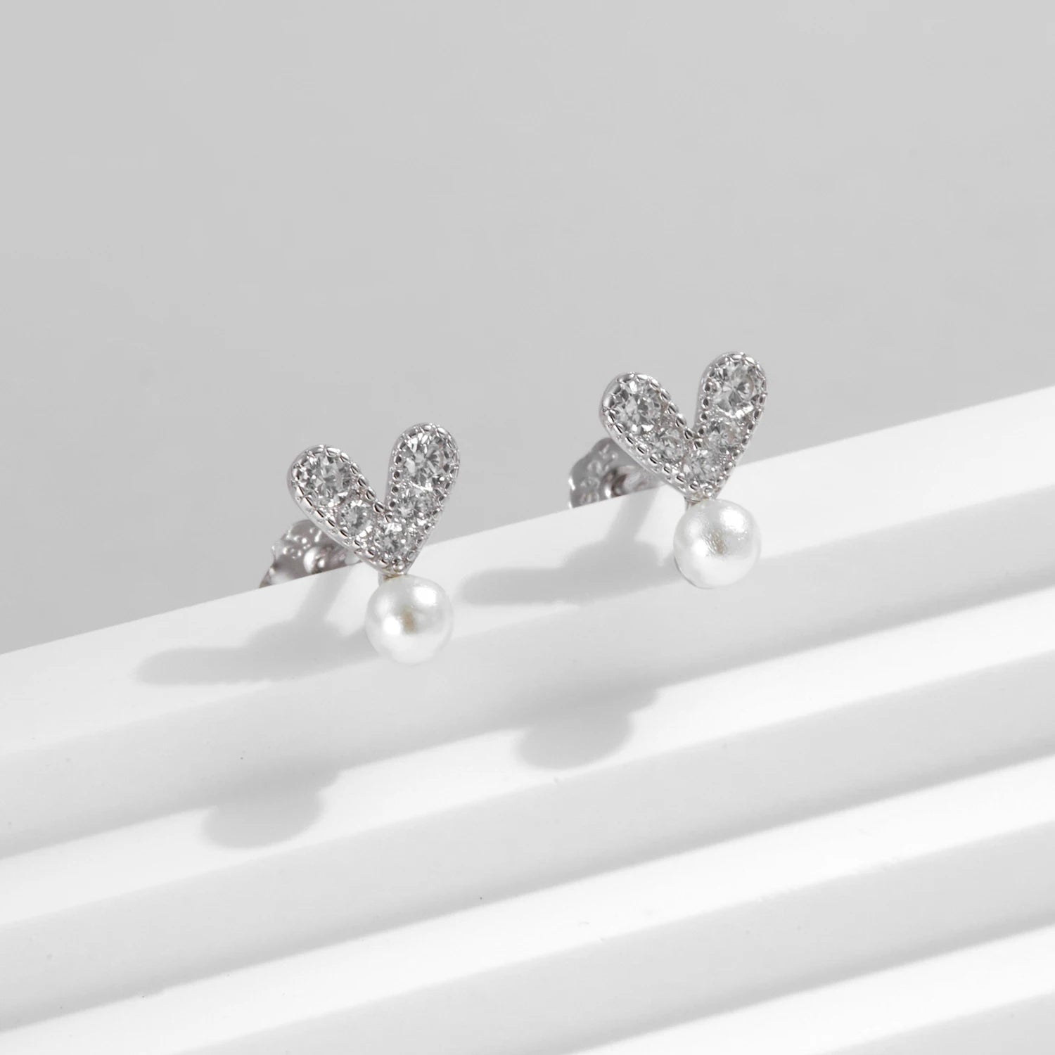 MODIAN 925 Sterling Silver Elegant Synthetic Pearl Earrings Dazzling Heart Clear CZ Stud Earrings For Women Fine Jewelry