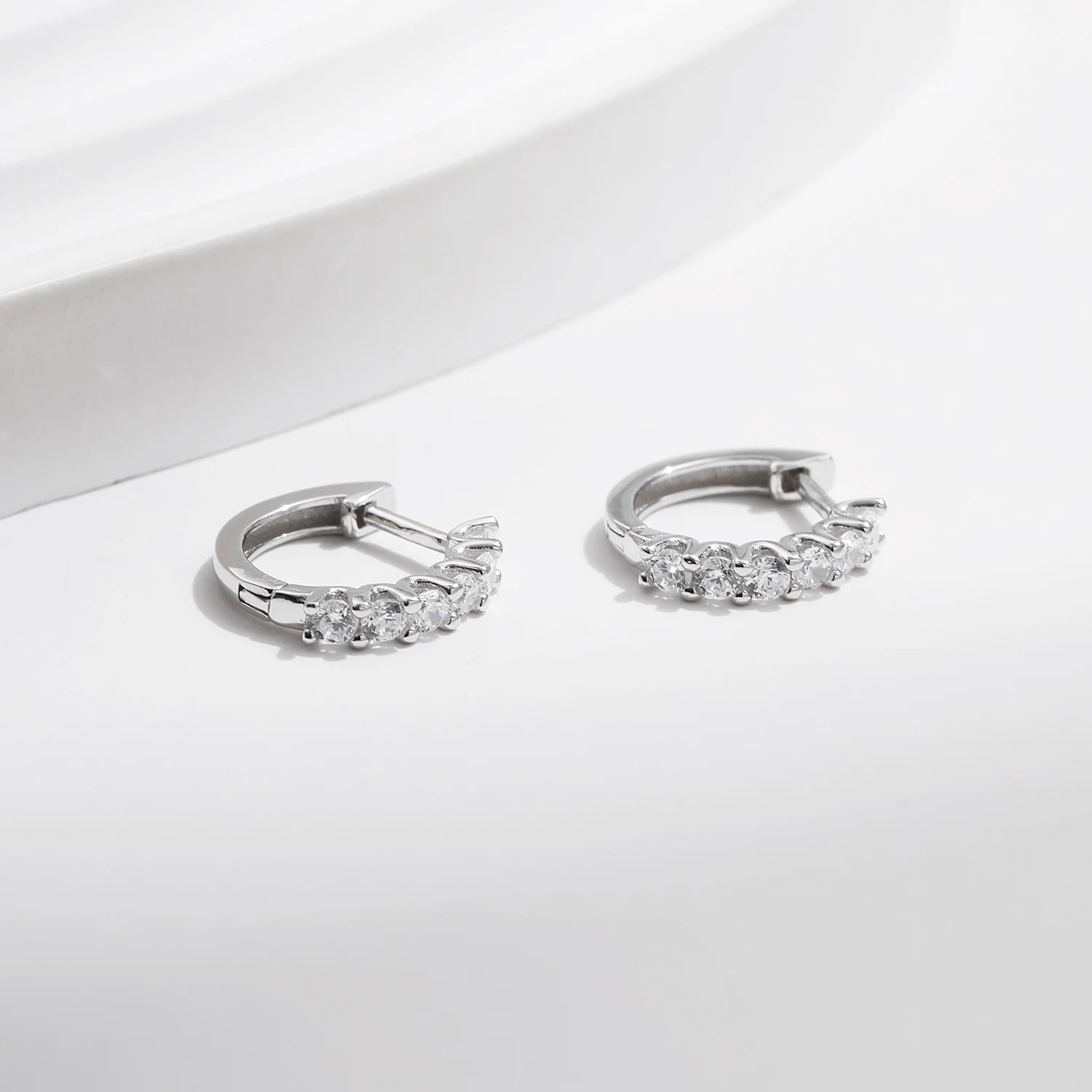 MODIAN D Color Moissanite Small Hoop Earrings 925 Sterling Silver Hollow Sparkling Ear Buckles For Women Wedding Fine Jewelry