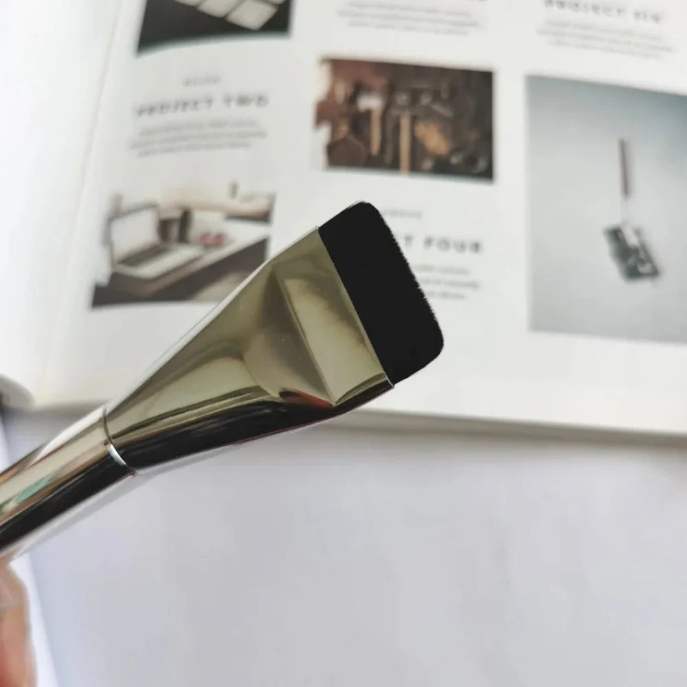 1/2Pc Multi-Use Foundation Ultra-Fine, Hypoallergenic Nylon Bristle Oval Foundation Brush - Perfect for Face Contouring