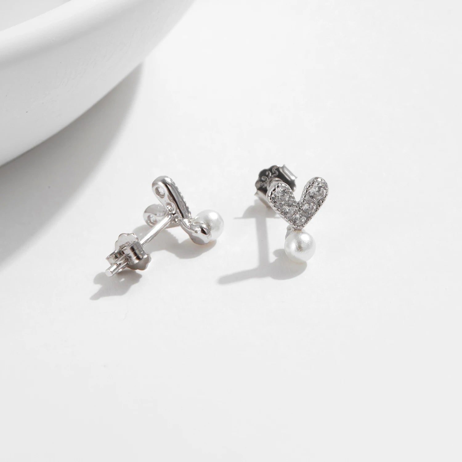 MODIAN 925 Sterling Silver Elegant Synthetic Pearl Earrings Dazzling Heart Clear CZ Stud Earrings For Women Fine Jewelry
