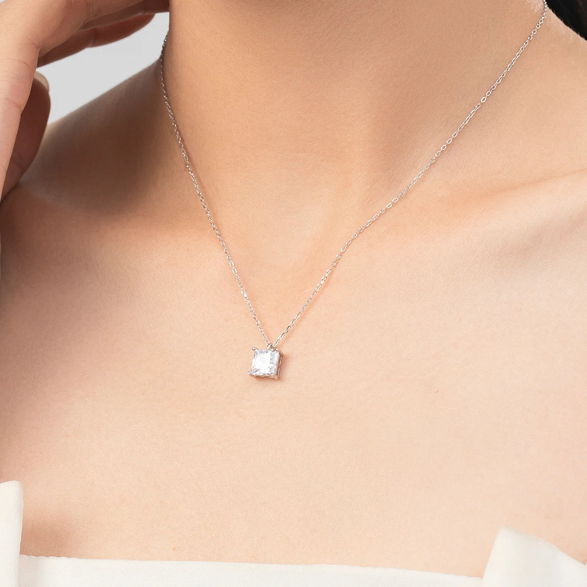 MODIAN 925 Sterling Silver Square Sparkling AAAAA CZ Pendant Necklace Platinum Plated Neck Chain for Wowen Weddng Fine Jewelry