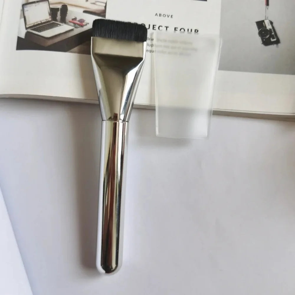 1/2Pc Multi-Use Foundation Ultra-Fine, Hypoallergenic Nylon Bristle Oval Foundation Brush - Perfect for Face Contouring
