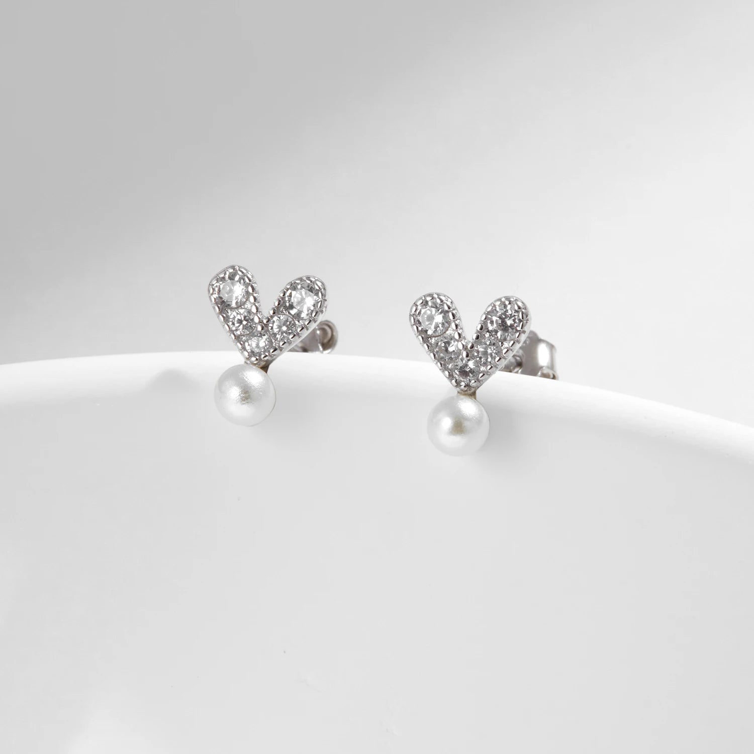 MODIAN 925 Sterling Silver Elegant Synthetic Pearl Earrings Dazzling Heart Clear CZ Stud Earrings For Women Fine Jewelry