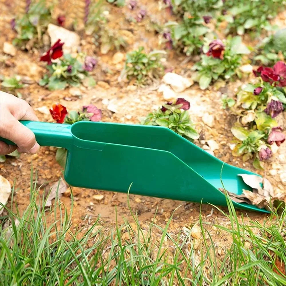 Plastic Gutter Getter Scoop Multi Use Dirt Debris Remove Leaf Cleaning Scoop Hand Scoop Gutter Cleaning Tool Garden Maintenance